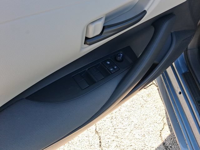 Used 2022 Toyota Corolla LE FWD image 14