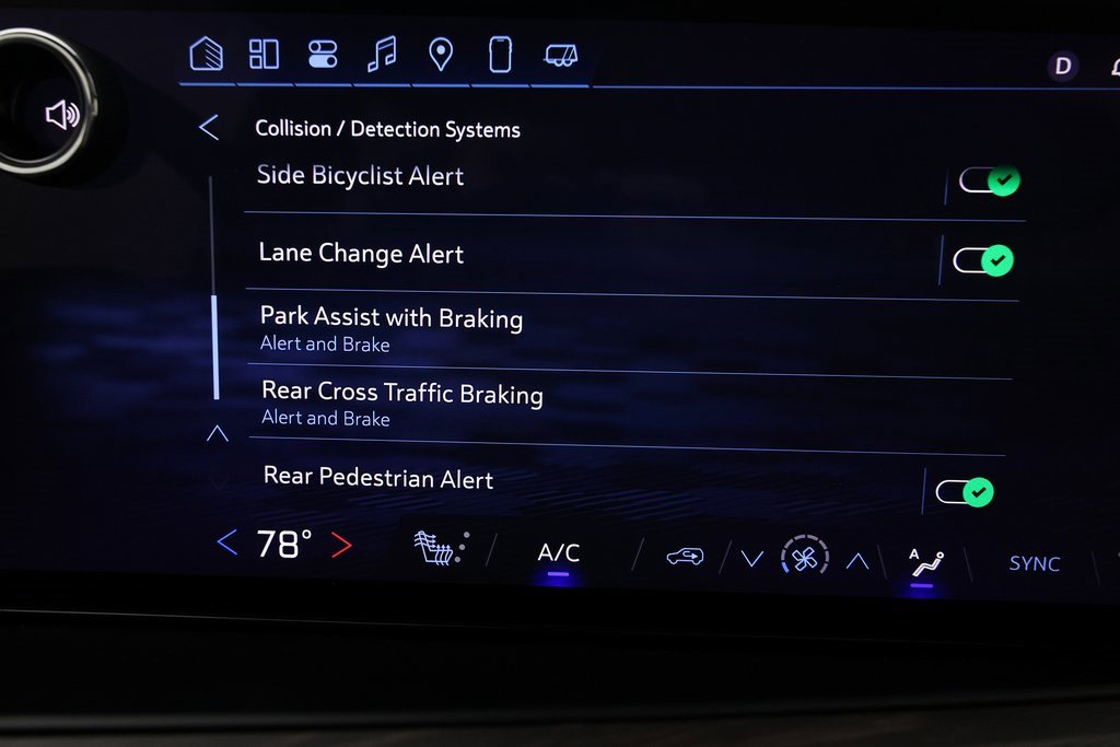 Used 2025 Chevrolet Suburban Z71 w/ Comfort Package image 37