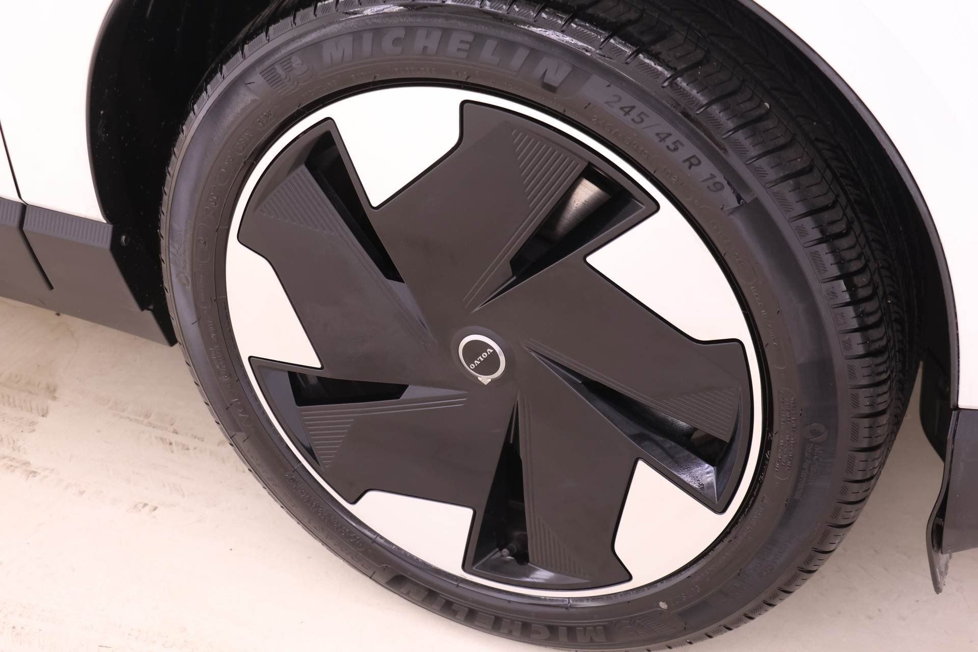 Certified 2025 Volvo EX30 Plus image 23