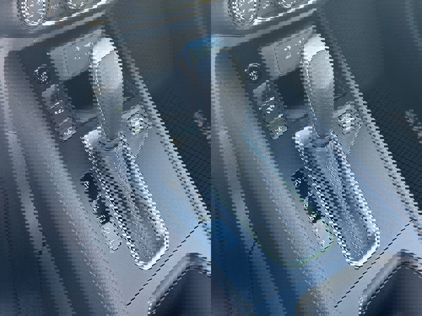 New 2026 Nissan Kicks S image 30