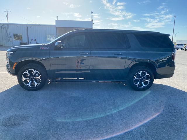 Used 2025 Chevrolet Suburban Z71 w/ Comfort Package AWD/4WD image 3