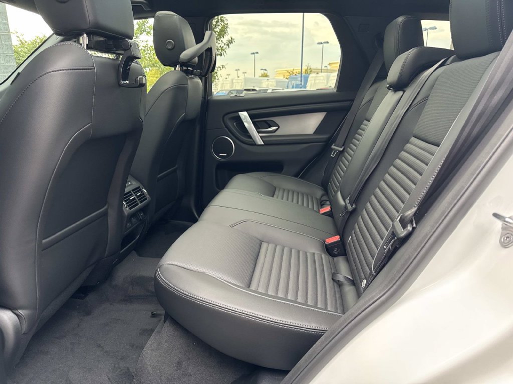New 2026 Land Rover Discovery Sport Landmark AWD/4WD image 13