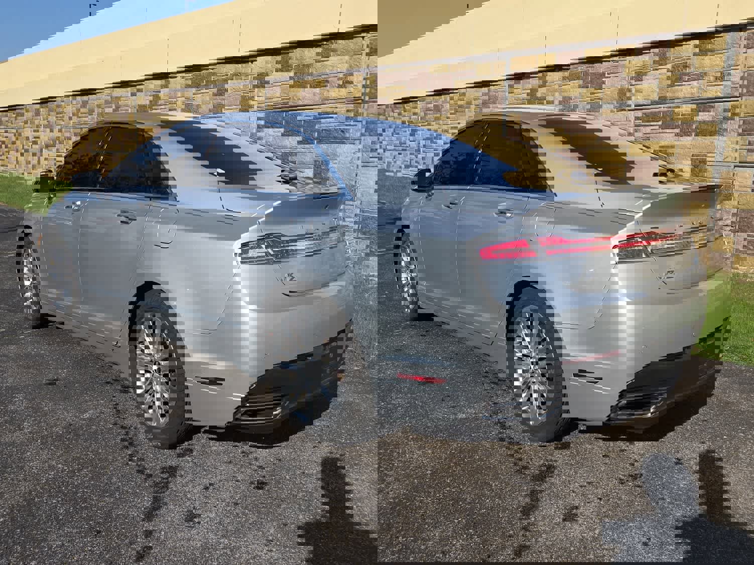 Used 2014 Lincoln MKZ Hybrid w/ Equipment Group 202A Reserve image 10