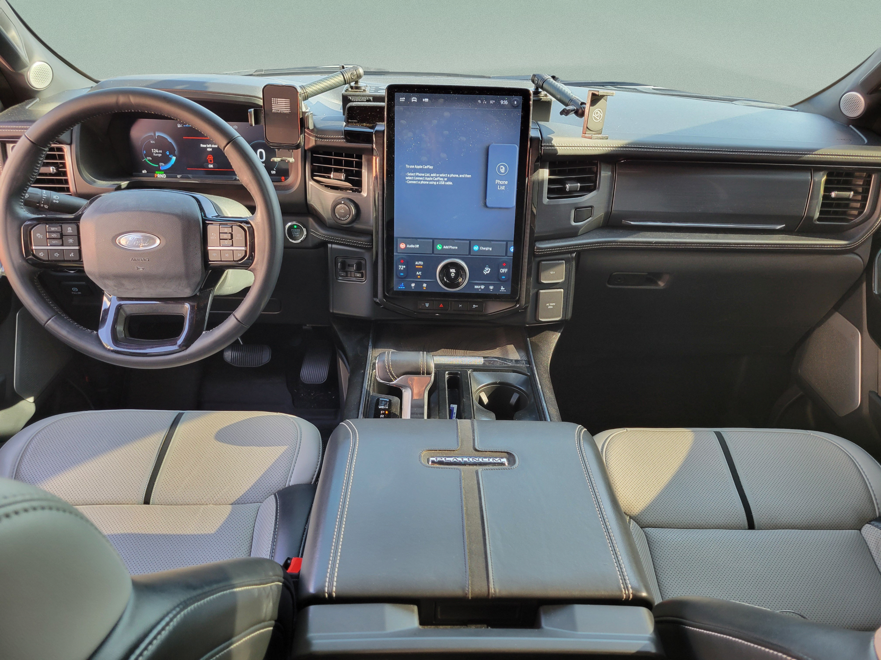 Used 2023 Ford F150 Lightning Platinum AWD/4WD image 7