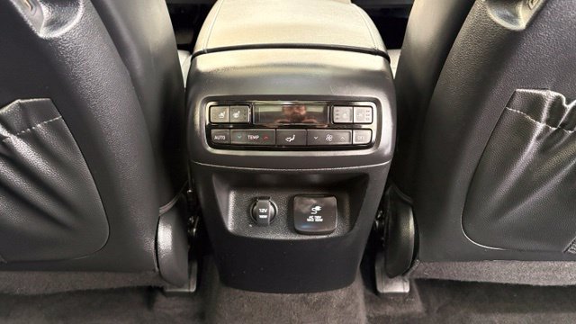 Used 2022 Hyundai Palisade Limited AWD/4WD image 38