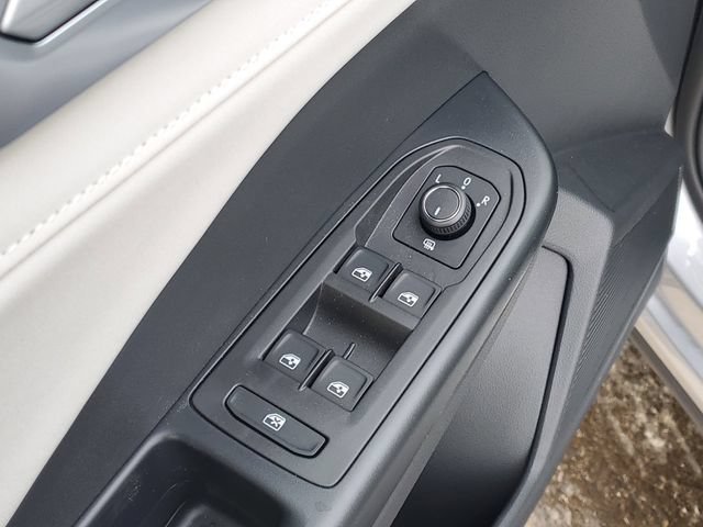 New 2026 Volkswagen Taos SE AWD/4WD image 8