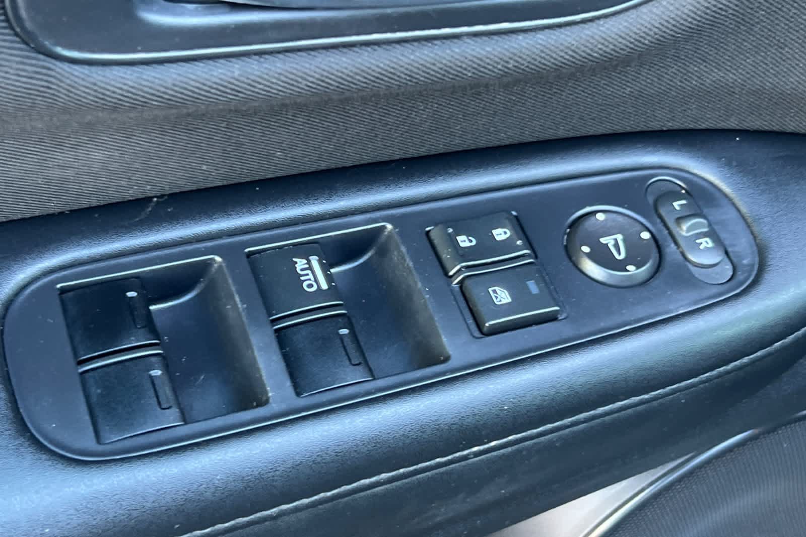 Used 2018 Honda HR-V LX image 13