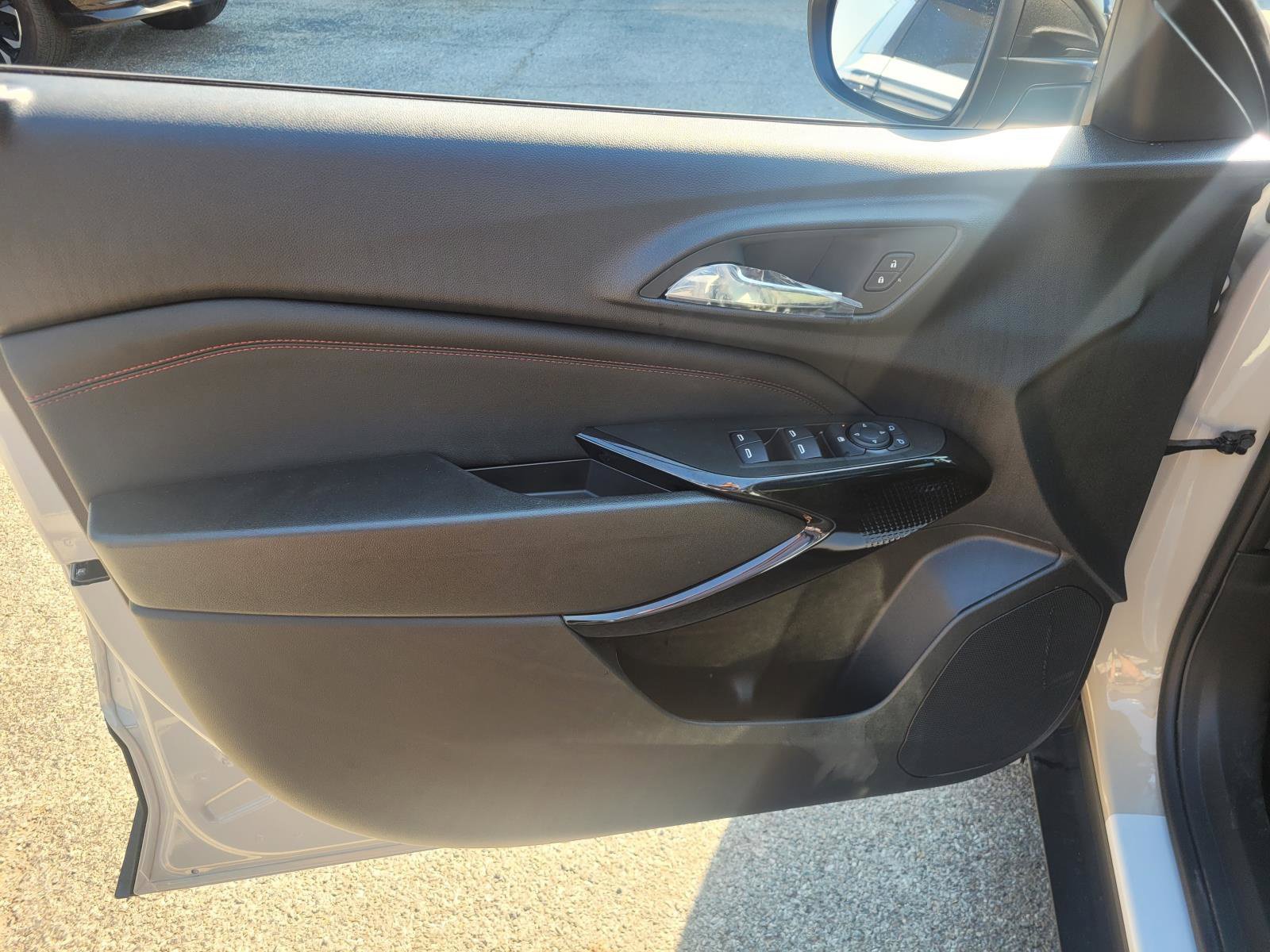 New 2026 Chevrolet Trax RS w/ Sunroof Package FWD image 12