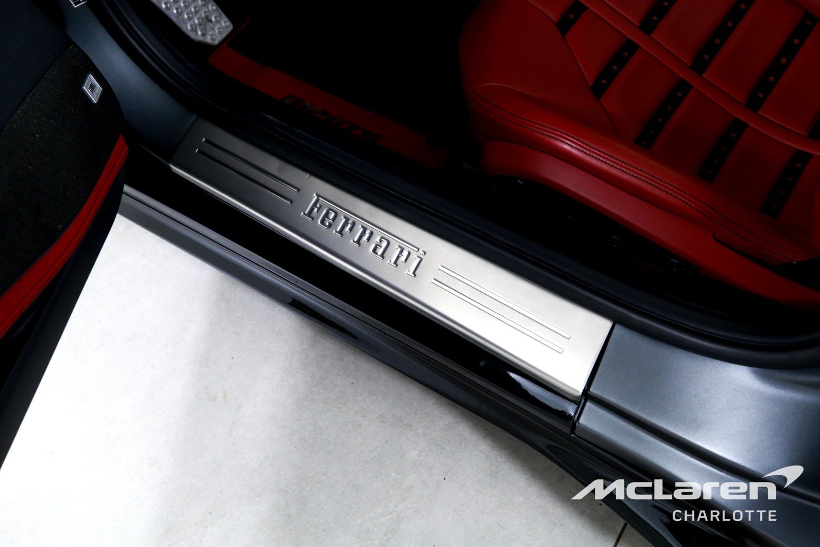 Used 2021 Ferrari 812 GTS RWD image 17