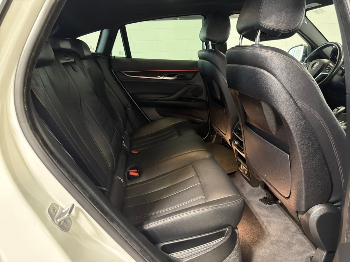 Used 2019 BMW X6 xDrive35i w/ Convenience Package AWD/4WD image 16