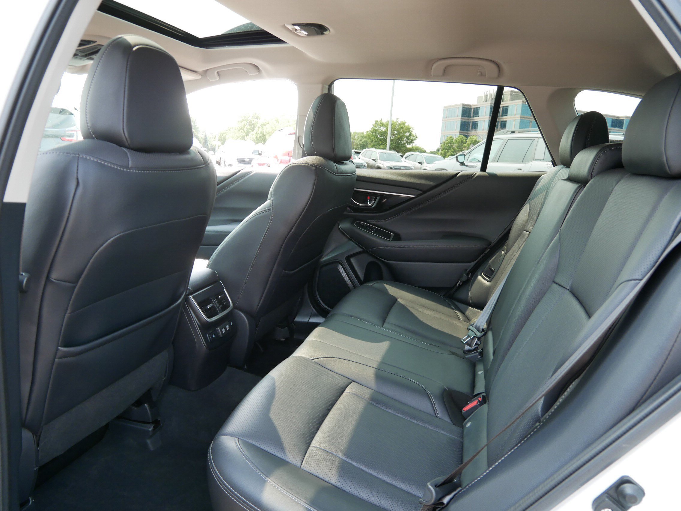 Used 2022 Subaru Outback Limited AWD/4WD image 33