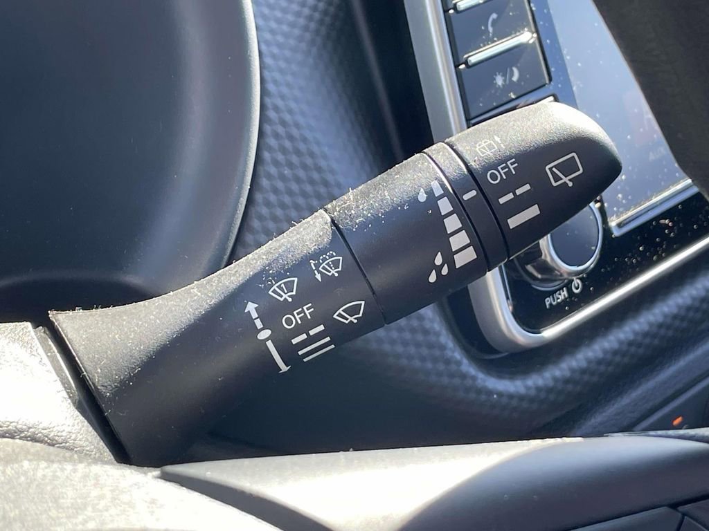 Used 2025 Nissan Kicks Play S image 21