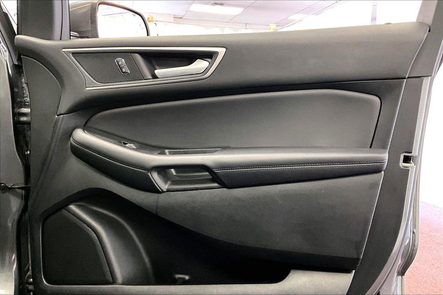 Used 2024 Ford Edge SEL w/ Convenience Package image 23