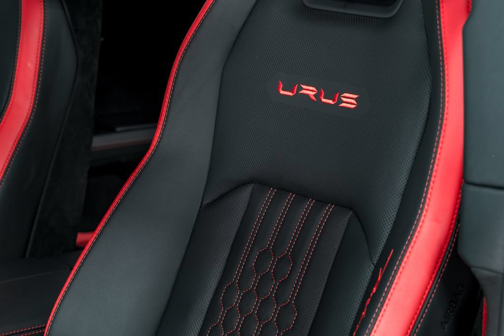 Used 2023 Lamborghini Urus Performante AWD/4WD image 22