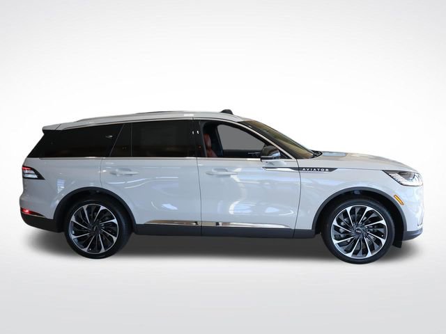 New 2025 Lincoln Aviator Reserve w/ Luxury Package image 2