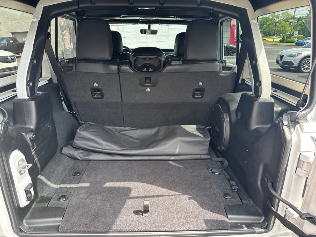 Used 2023 Jeep Wrangler Unlimited Sahara AWD/4WD image 58