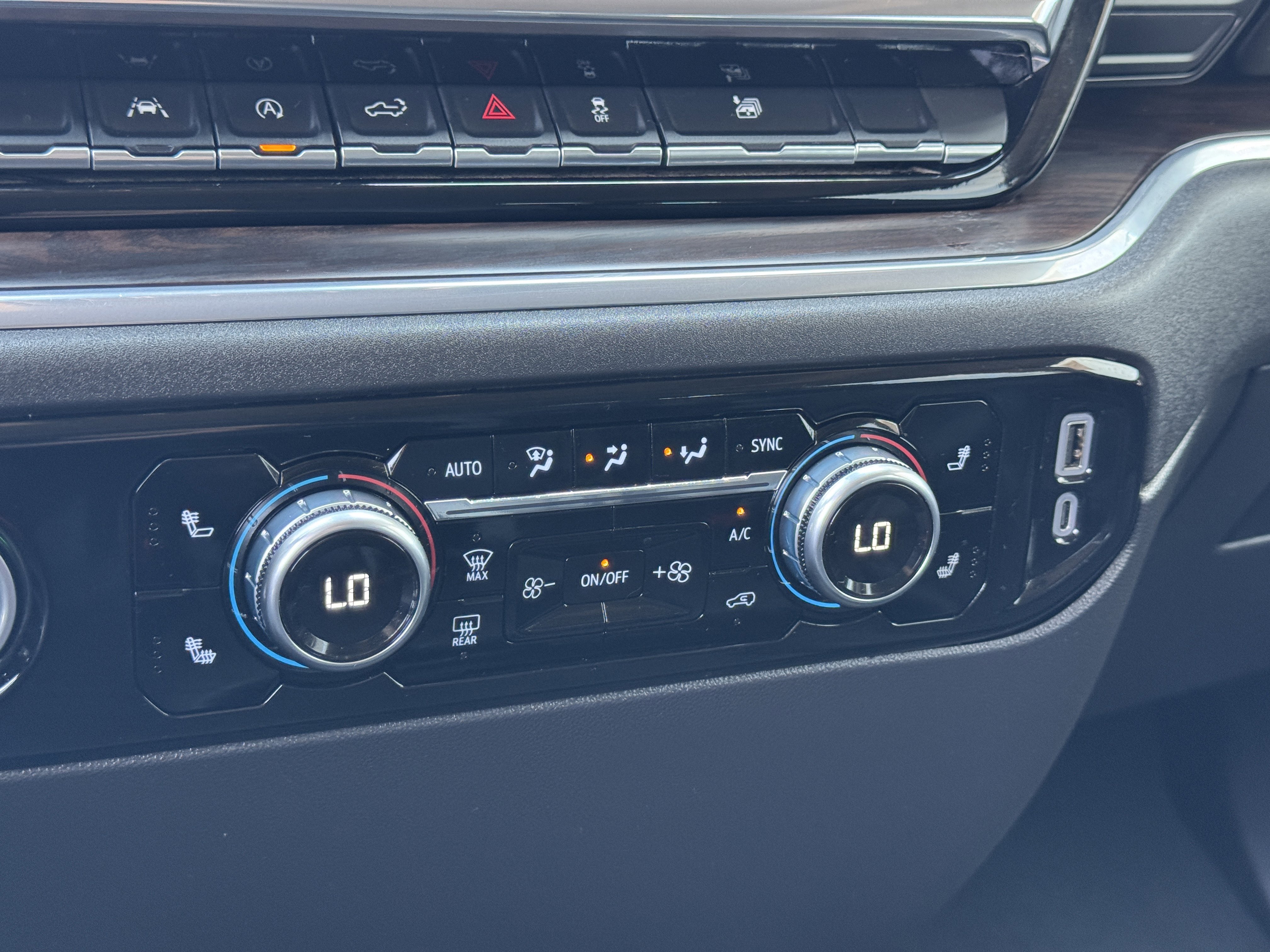 Certified 2024 GMC Sierra 1500 SLT image 29