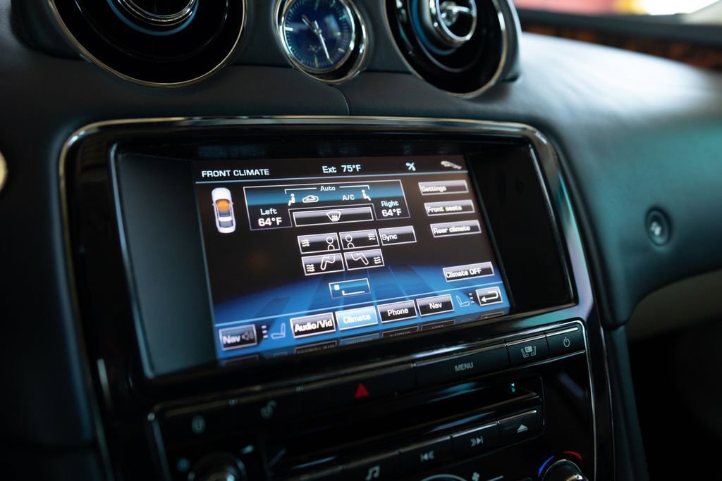 Used 2012 Jaguar XJ L RWD image 24