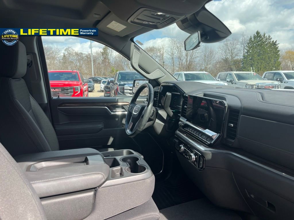 Used 2025 GMC Sierra 1500 Elevation image 37