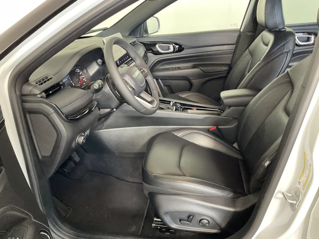 Used 2026 Jeep Compass Limited AWD/4WD image 17