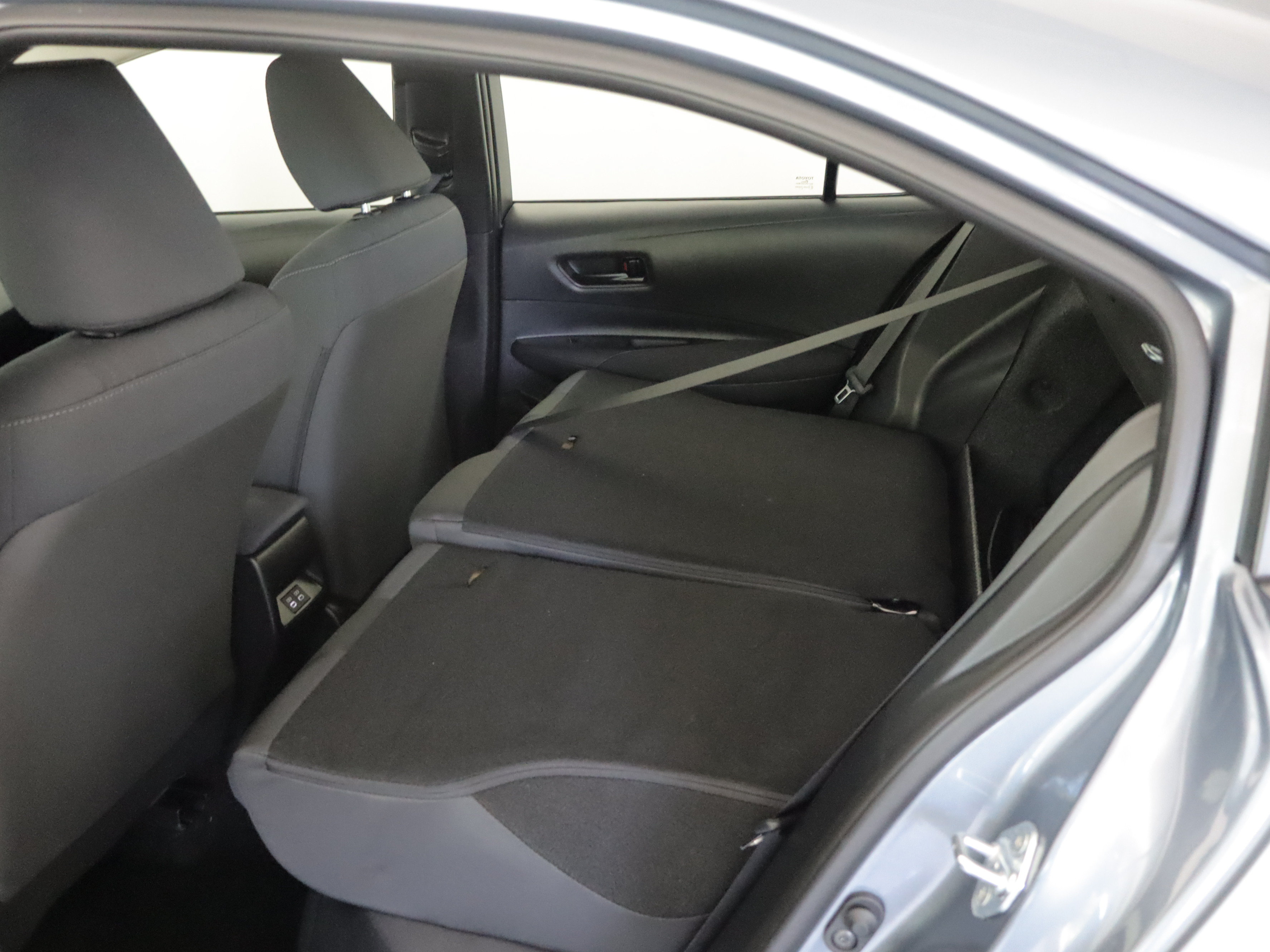 Used 2026 Toyota Corolla LE FWD image 20