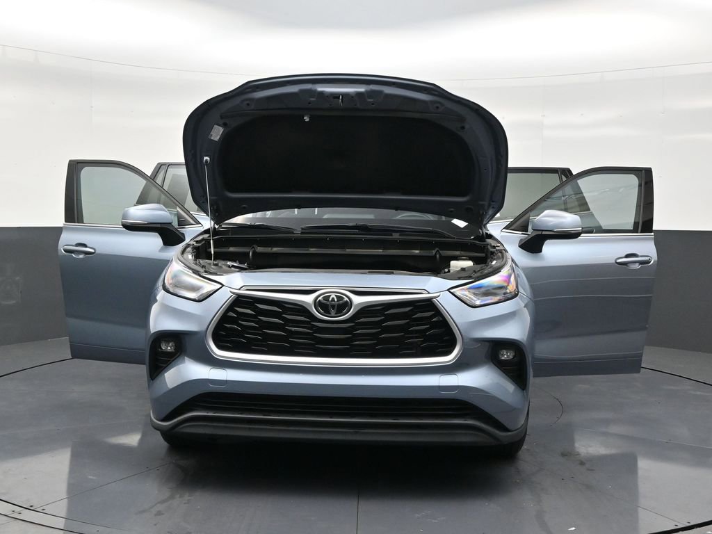 Used 2022 Toyota Highlander LE image 33