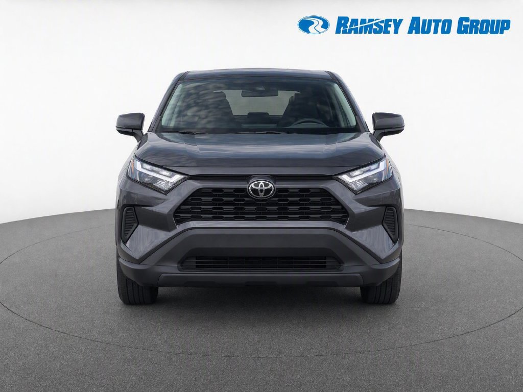 Used 2023 Toyota RAV4 LE AWD/4WD image 5