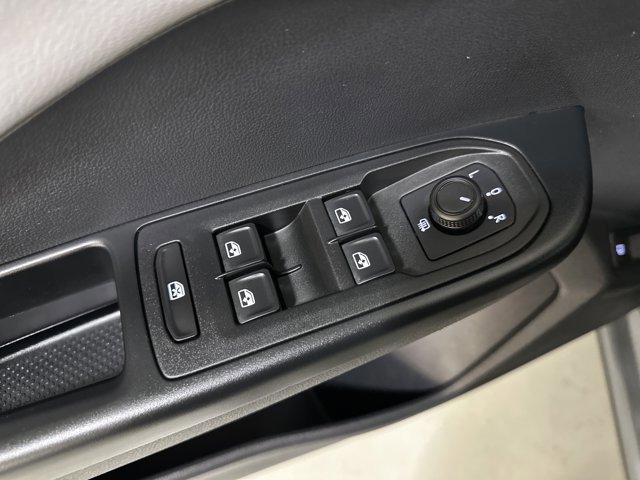 Certified 2022 Volkswagen Taos SE image 18