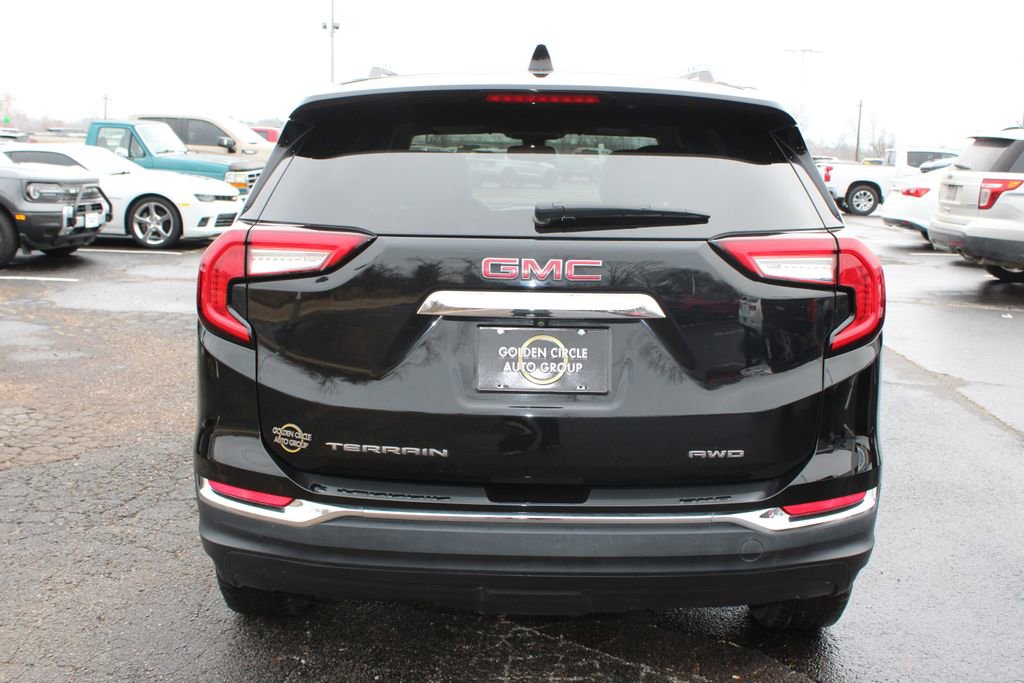 Used 2024 GMC Terrain SLT image 8