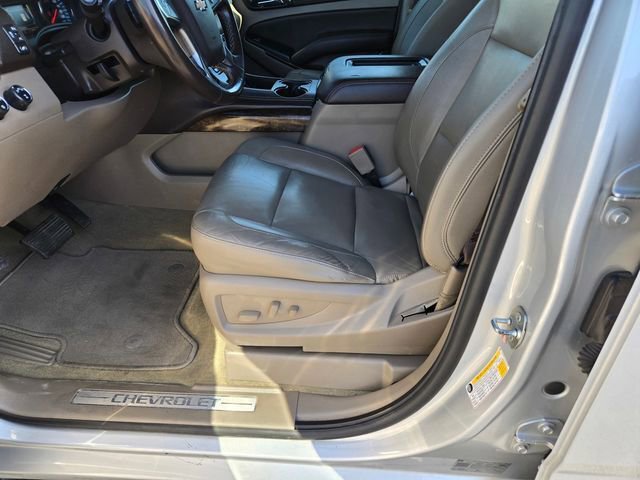 Used 2019 Chevrolet Suburban LT AWD/4WD image 19