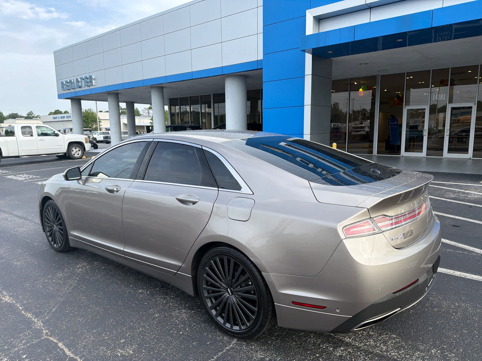 Used 2018 Lincoln MKZ Reserve w/ Technology Package FWD image 3