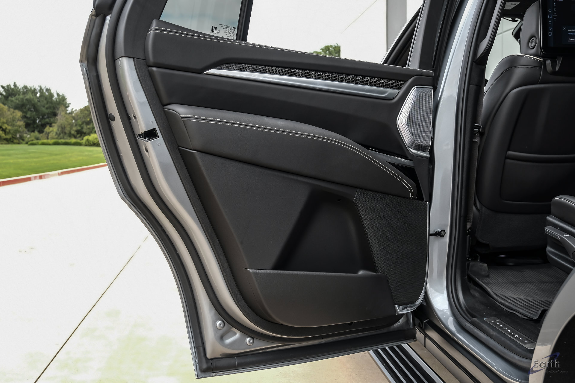 Used 2025 Cadillac Escalade V w/ LPO, Floor Liner Package AWD/4WD image 80