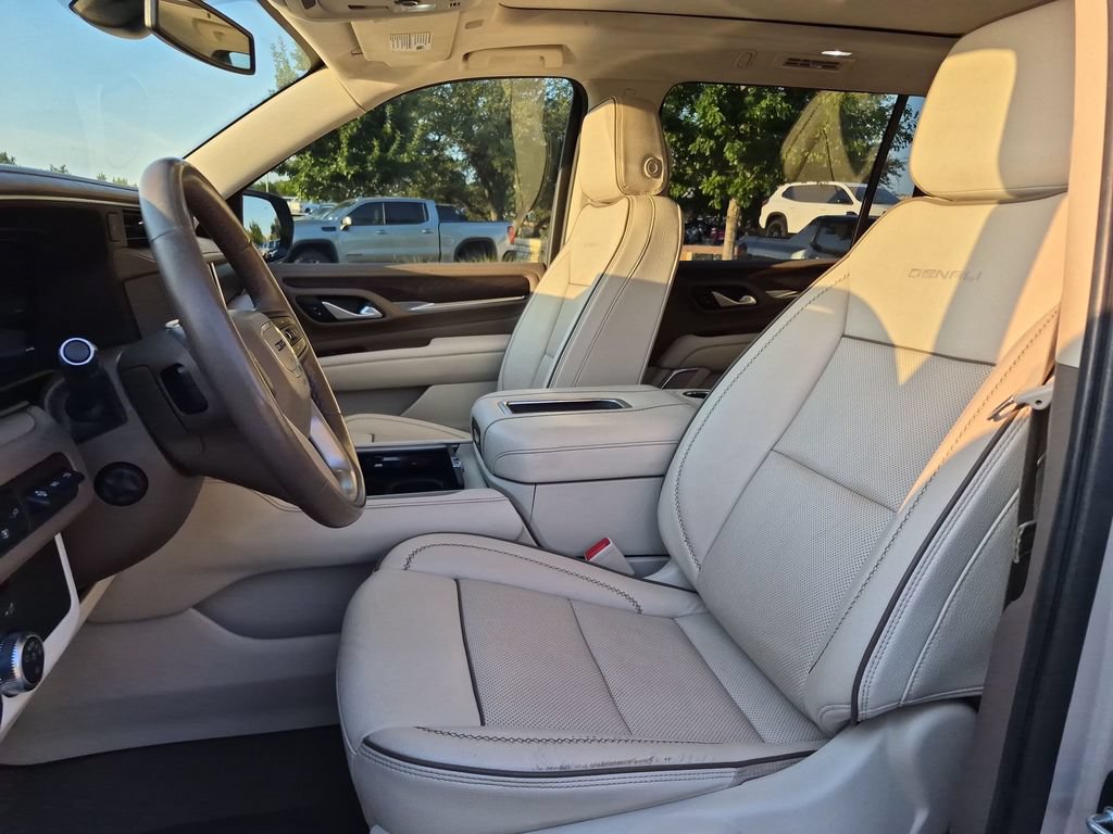 Used 2022 GMC Yukon XL Denali AWD/4WD image 23
