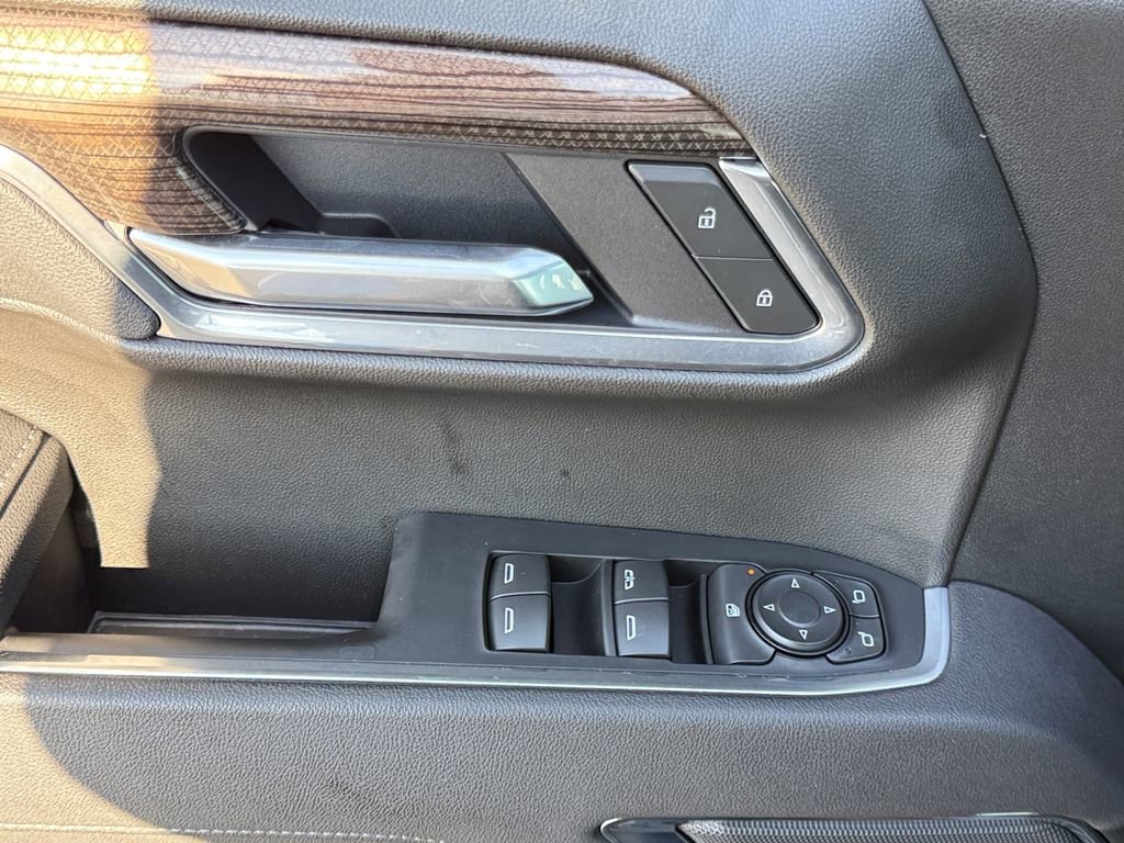 Used 2025 Chevrolet Silverado 1500 LT Trail Boss w/ Convenience Package II image 11