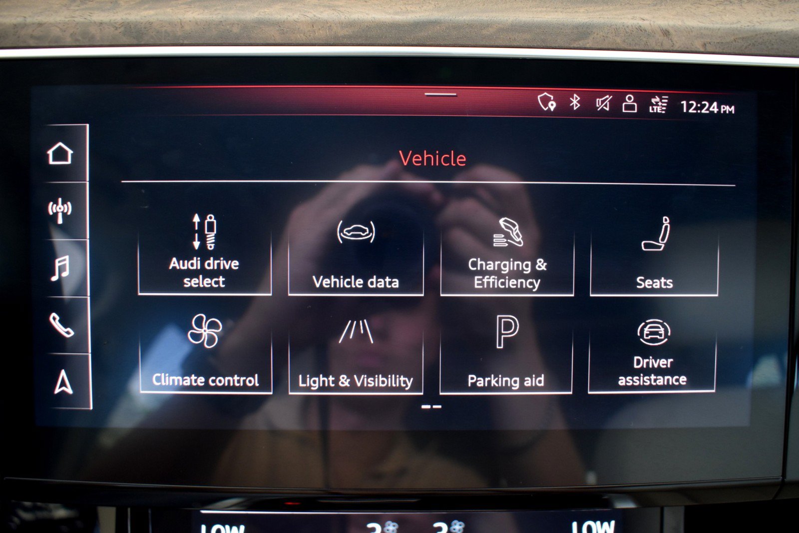 Used 2019 Audi e-tron Premium Plus AWD/4WD image 23