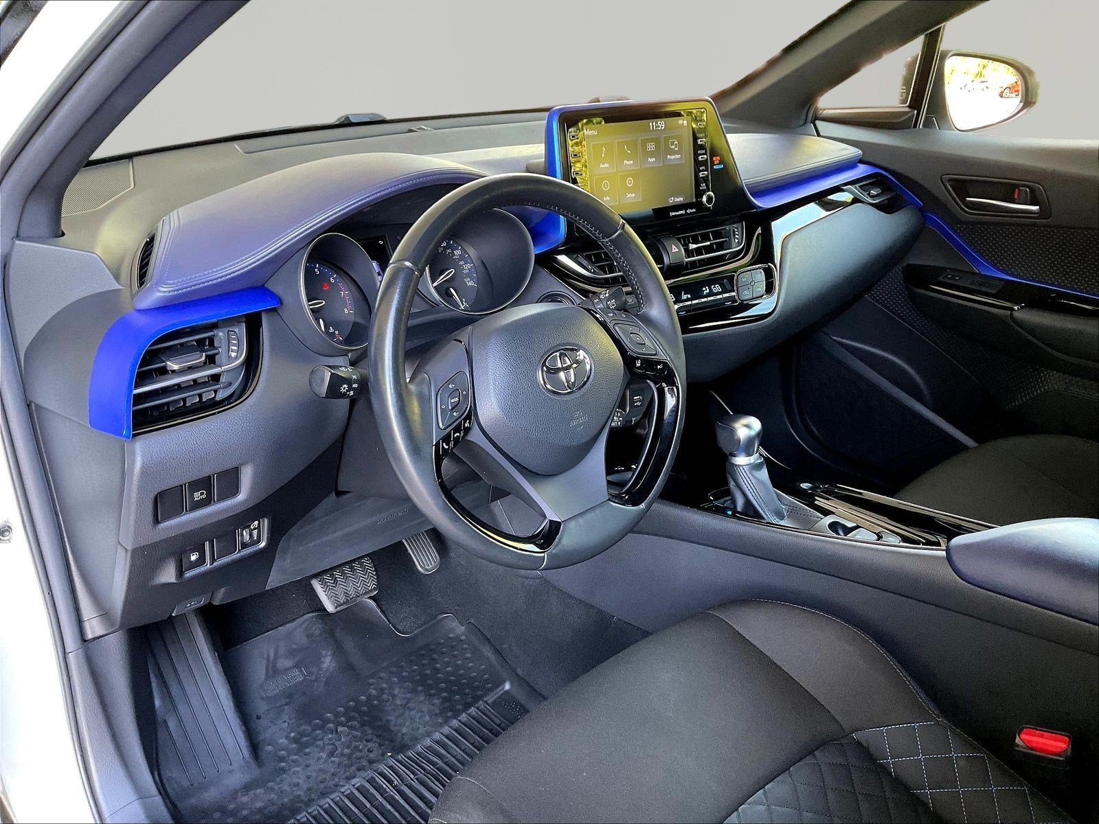 Used 2020 Toyota C-HR XLE FWD image 16