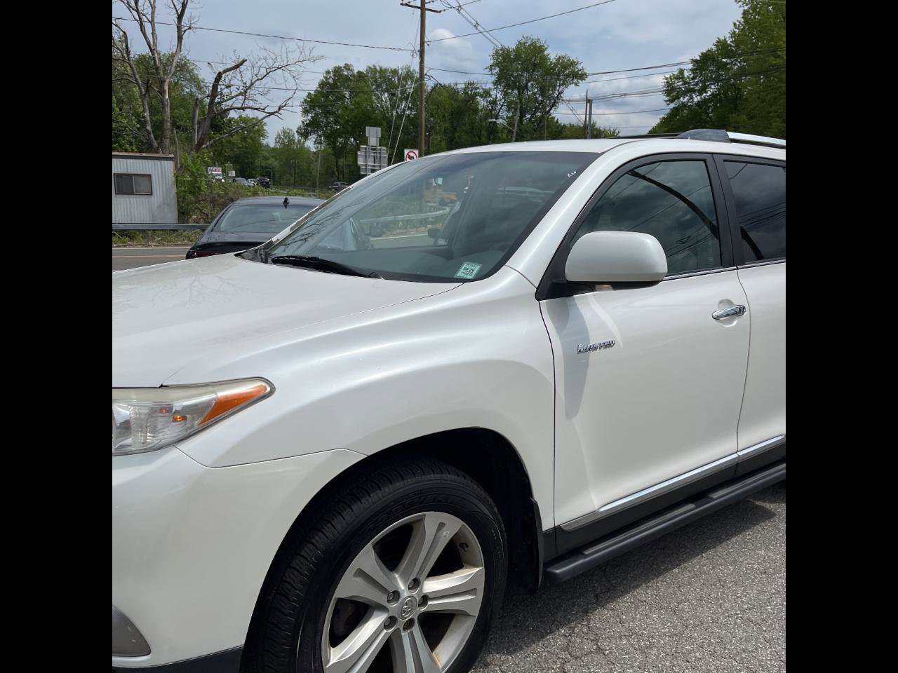 Used 2013 Toyota Highlander Limited AWD/4WD image 2