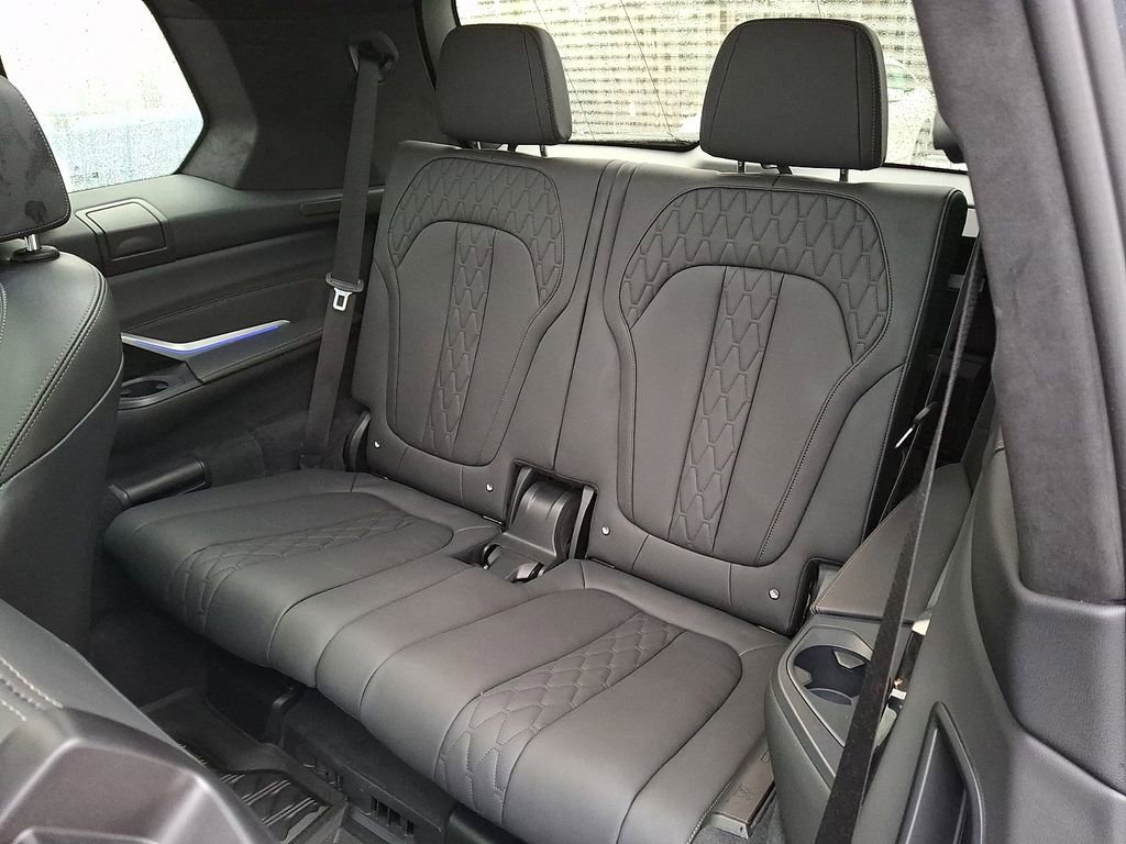 Certified 2022 BMW X7 xDrive40i w/ Executive Package image 8