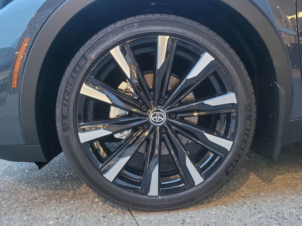 New 2026 Toyota Crown Platinum image 16