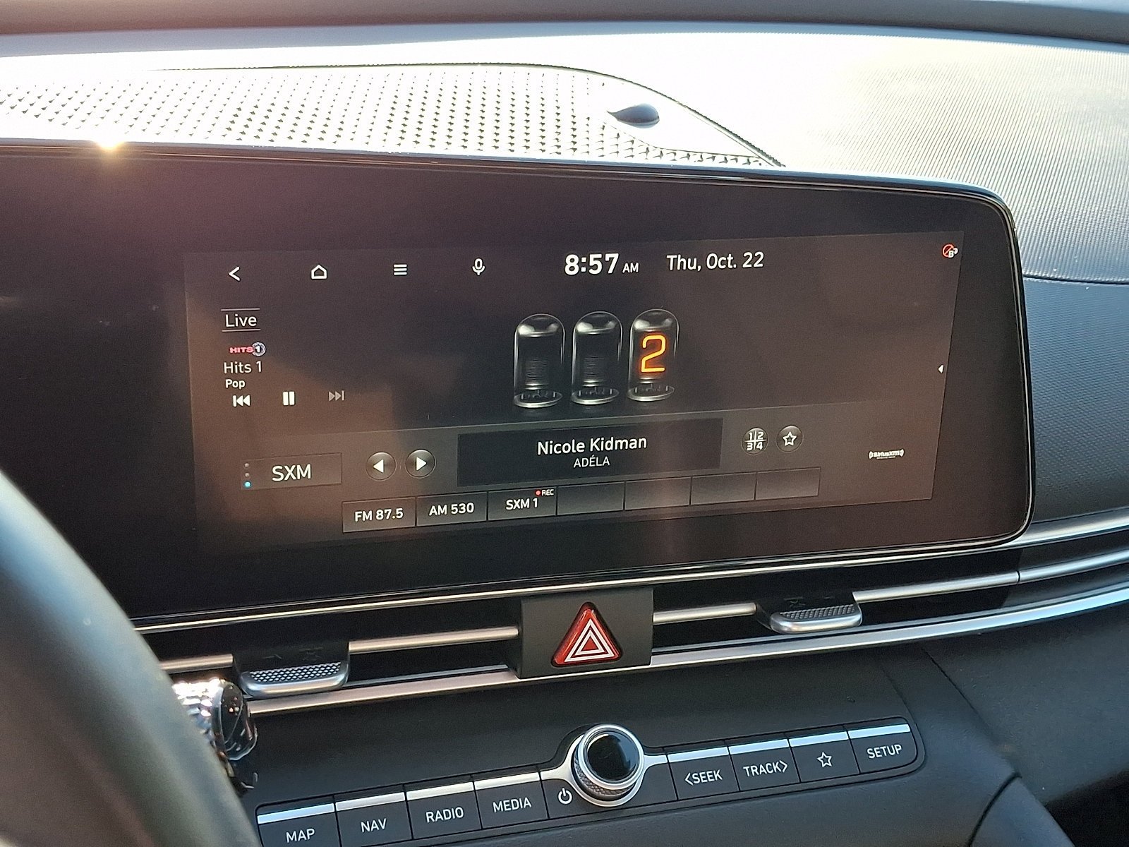 Used 2022 Hyundai Elantra Limited w/ Preferred Accessory Package FWD image 19