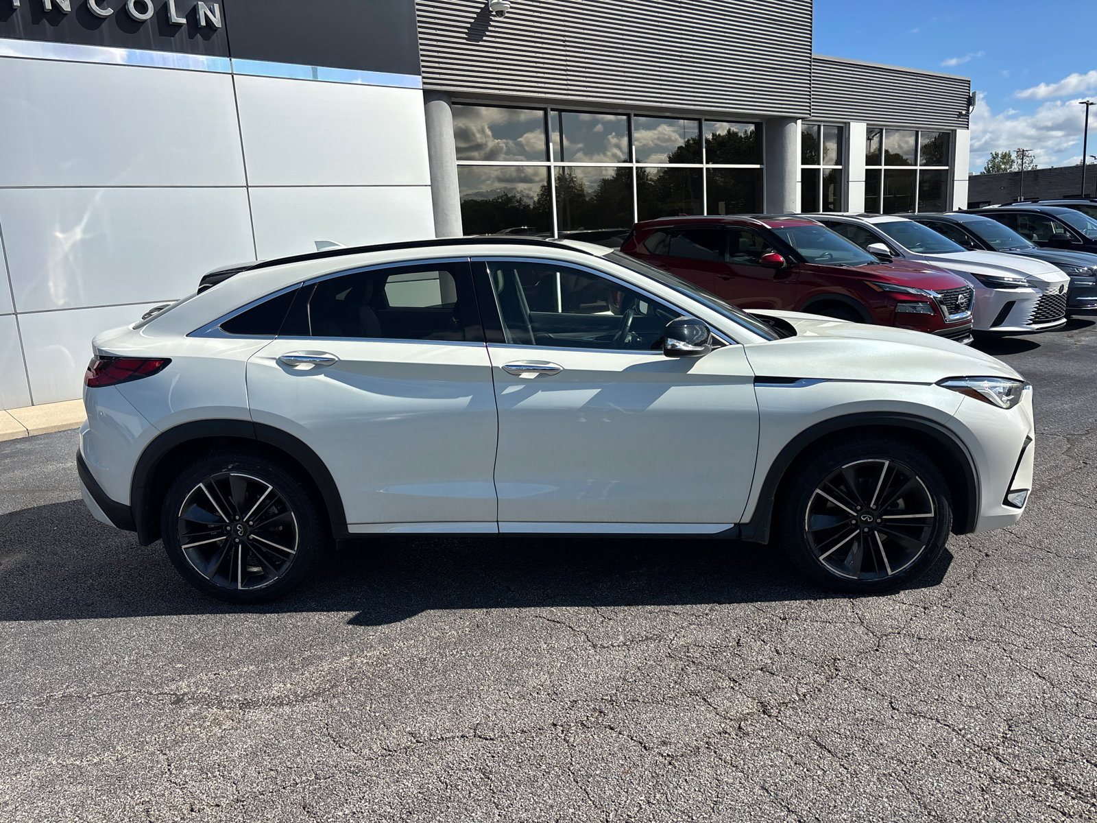 Used 2022 INFINITI QX55 Luxe w/ Cargo Package AWD/4WD image 8