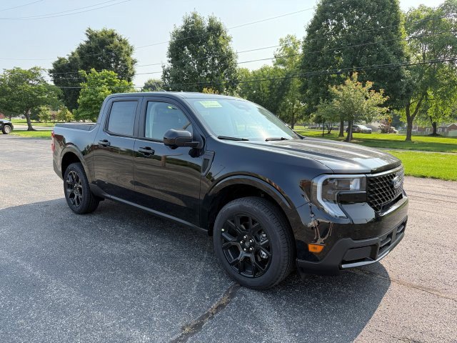 New 2025 Ford Maverick Lariat w/ Black Appearance Package