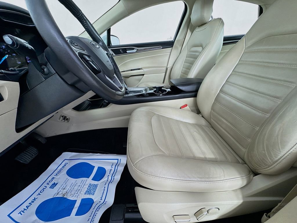 Used 2015 Ford Fusion SE w/ Equipment Group 502A FWD image 26