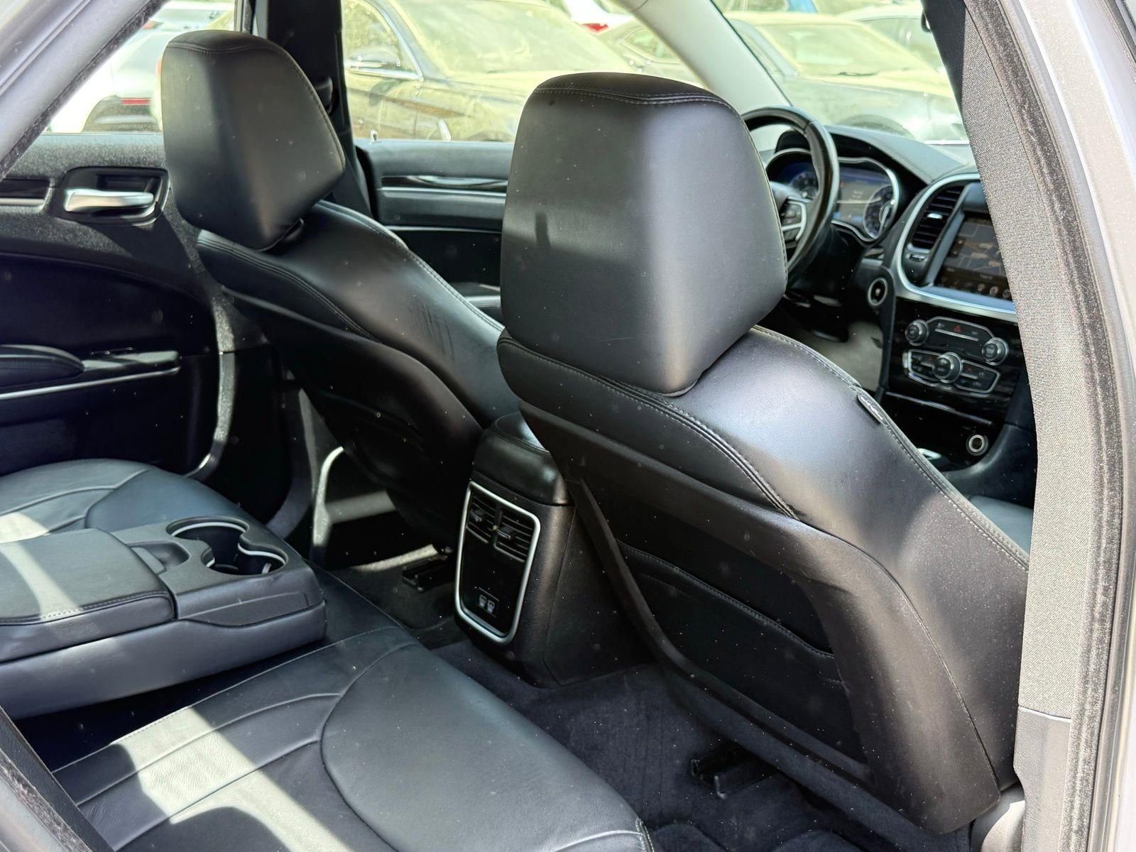 Used 2015 Chrysler 300 Limited w/ Driver Convenience Group image 26