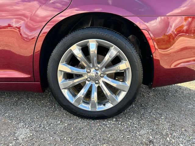 Used 2018 Chrysler 300 Limited image 9