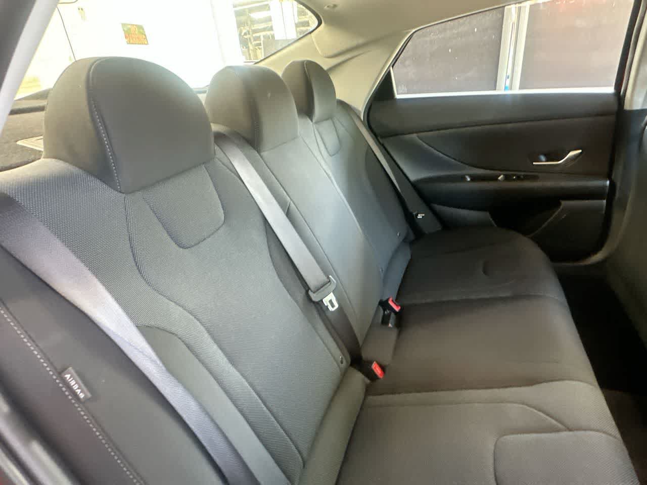Used 2026 Hyundai Elantra SE FWD image 26