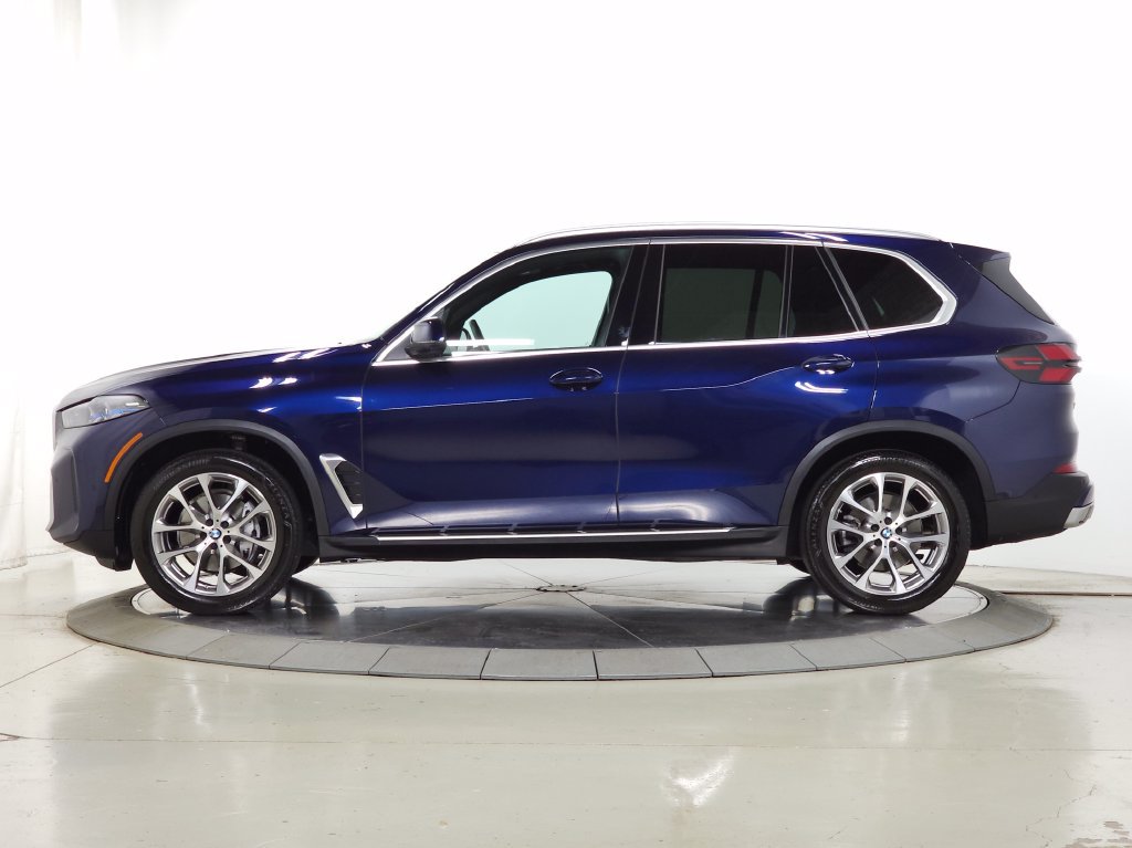 Used 2024 BMW X5 xDrive40i w/ Premium Package AWD/4WD image 4