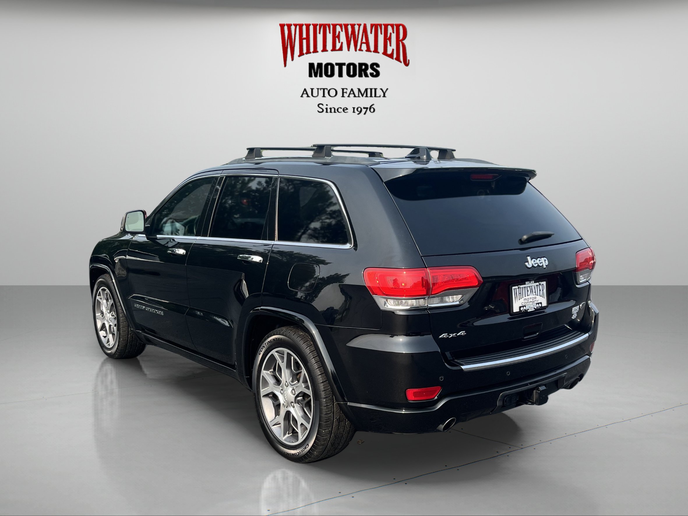 Used 2020 Jeep Grand Cherokee Overland AWD/4WD image 3