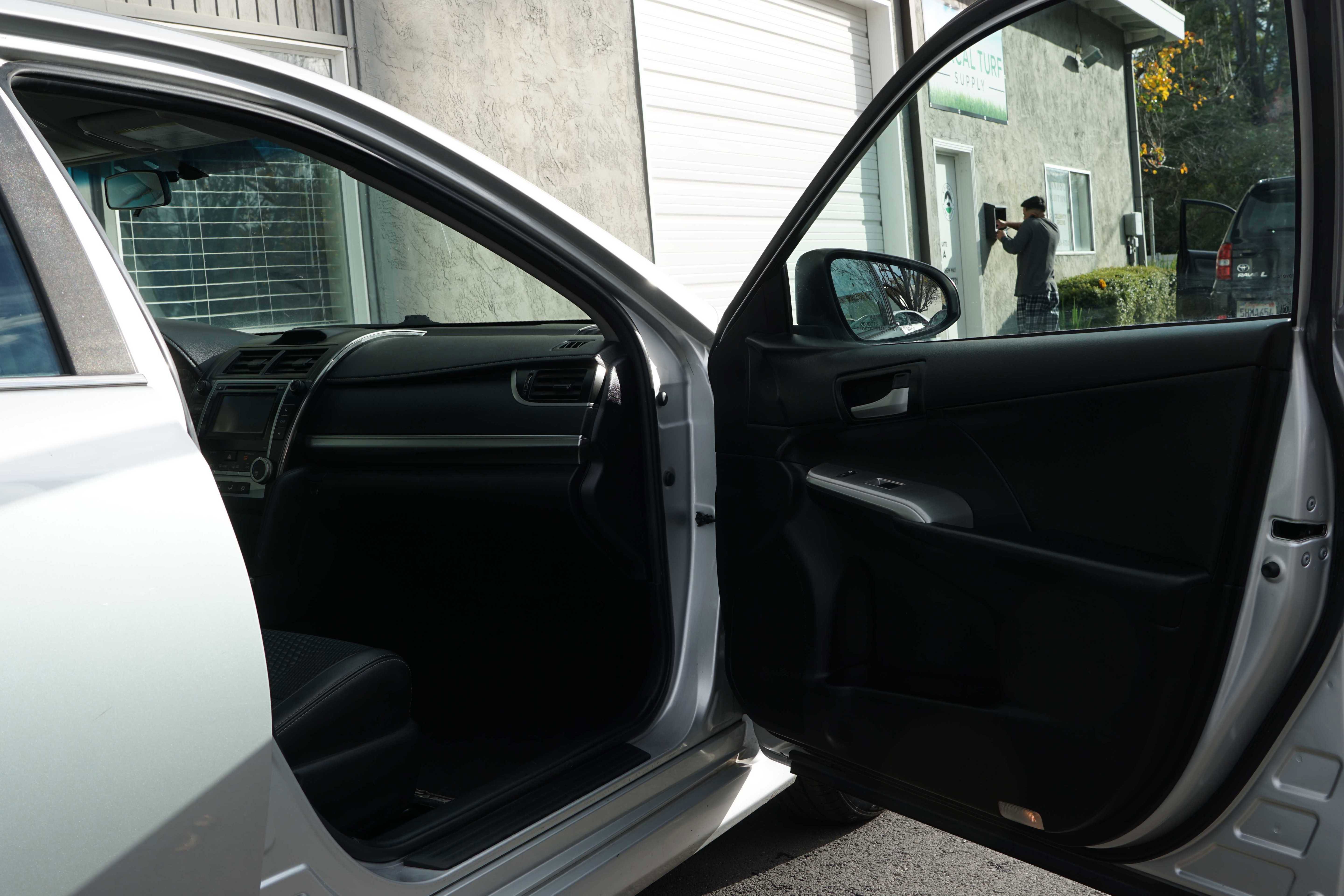 Used 2014 Toyota Camry SE image 32