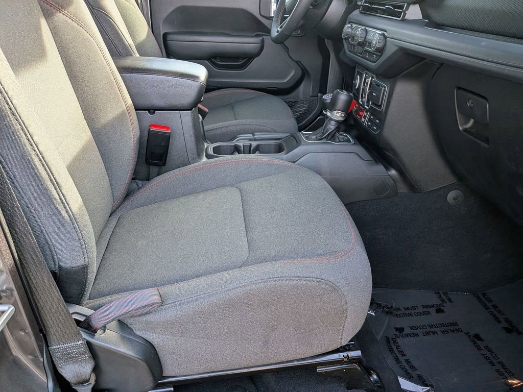 Used 2025 Jeep Wrangler Unlimited Rubicon w/ Convenience Group image 29